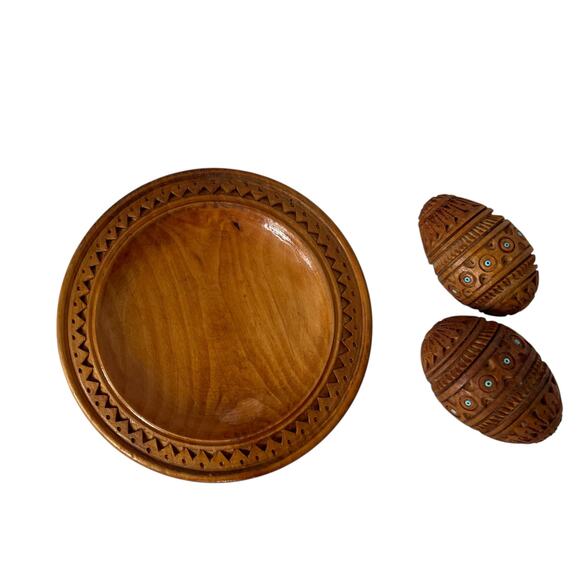 Ukranian Pysanka Wooden 2 Wooden Eggs on wooden matching plate - Picture 3 of 11